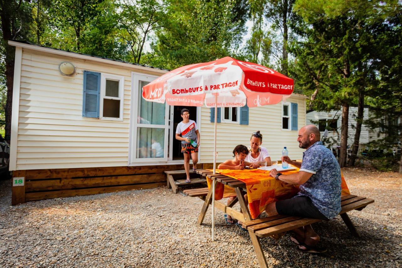 Camping La Peiriere Hotel Tuchan Eksteriør billede