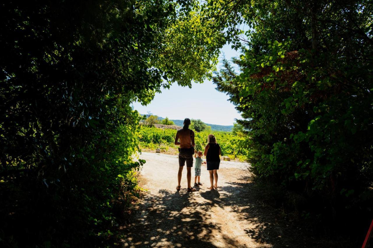 Camping La Peiriere Hotel Tuchan Eksteriør billede