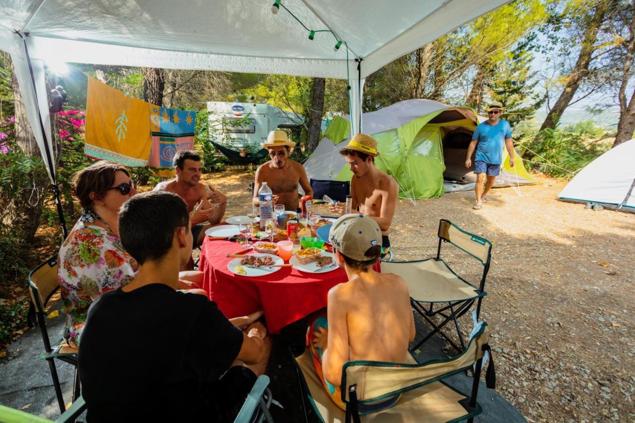 Camping La Peiriere Hotel Tuchan Eksteriør billede